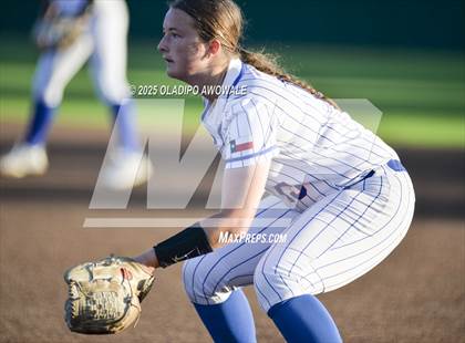 Thumbnail 3 in Grapevine @ Hallsville (UIL 5A Div II Softball State Semifinals) photogallery.