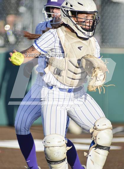 Thumbnail 3 in Grapevine @ Hallsville (UIL 5A Div II Softball State Semifinals) photogallery.