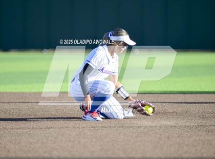 Thumbnail 3 in Grapevine @ Hallsville (UIL 5A Div II Softball State Semifinals) photogallery.