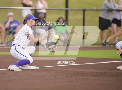Thumbnail 2 in Grapevine @ Hallsville (UIL 5A Div II Softball State Semifinals) photogallery.