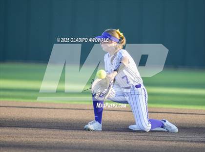 Thumbnail 2 in Grapevine @ Hallsville (UIL 5A Div II Softball State Semifinals) photogallery.
