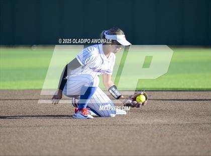 Thumbnail 2 in Grapevine @ Hallsville (UIL 5A Div II Softball State Semifinals) photogallery.