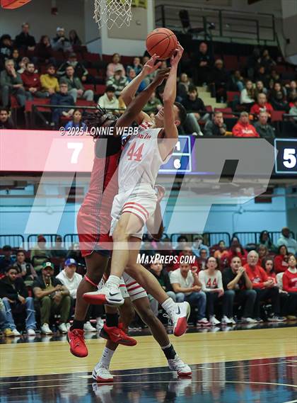 Thumbnail 2 in Tappan Zee vs. Peekskill (NYSPHSAA Section 1 Class AA Final) photogallery.