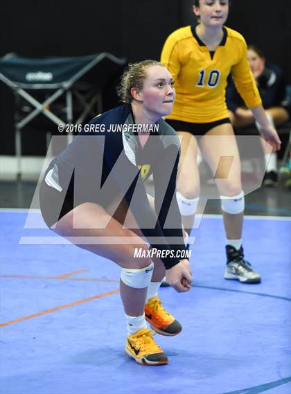 Thumbnail 2 in Menlo-Atherton vs. Gregori (Tiger Cup Invitational) photogallery.