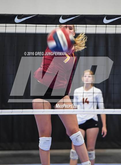 Thumbnail 2 in Menlo-Atherton vs. Gregori (Tiger Cup Invitational) photogallery.