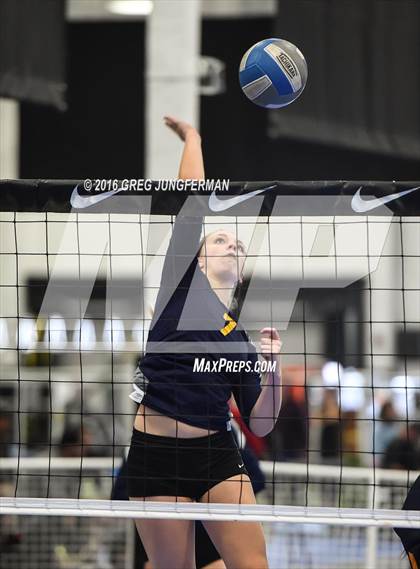 Thumbnail 3 in Menlo-Atherton vs. Gregori (Tiger Cup Invitational) photogallery.