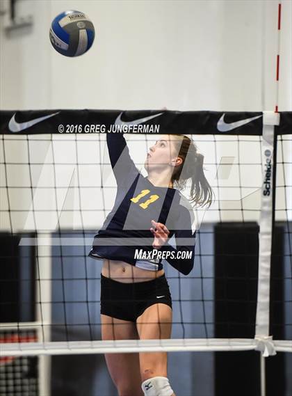 Thumbnail 1 in Menlo-Atherton vs. Gregori (Tiger Cup Invitational) photogallery.