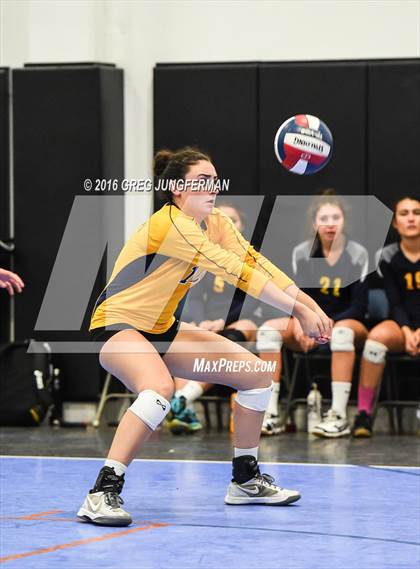 Thumbnail 3 in Menlo-Atherton vs. Gregori (Tiger Cup Invitational) photogallery.