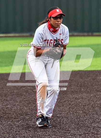 Thumbnail 3 in Katy vs Clear Springs (UIL 6A Regional Semifinal Playoff) photogallery.