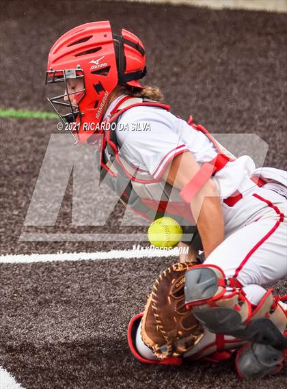 Thumbnail 3 in Katy vs Clear Springs (UIL 6A Regional Semifinal Playoff) photogallery.
