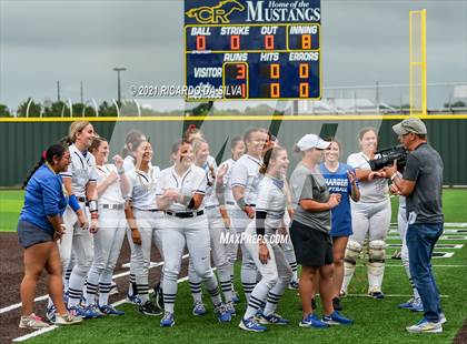 Thumbnail 3 in Katy vs Clear Springs (UIL 6A Regional Semifinal Playoff) photogallery.