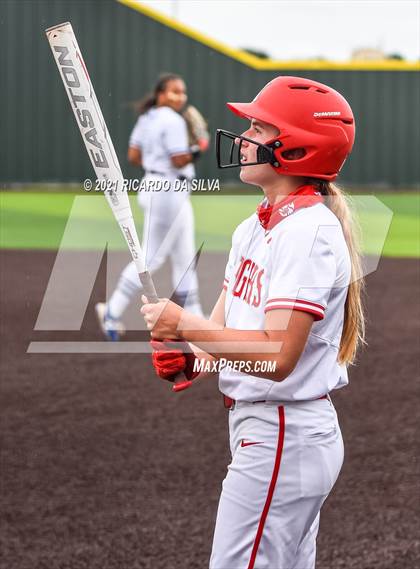 Thumbnail 2 in Katy vs Clear Springs (UIL 6A Regional Semifinal Playoff) photogallery.