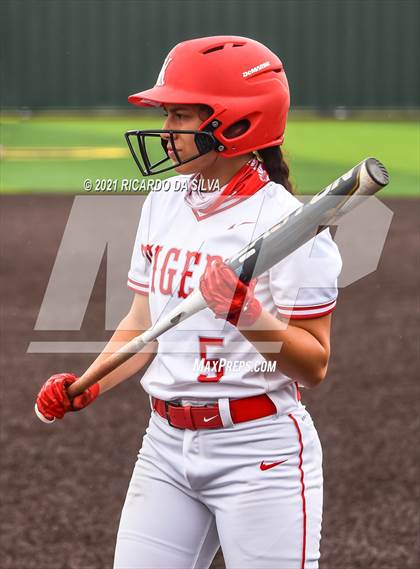 Thumbnail 1 in Katy vs Clear Springs (UIL 6A Regional Semifinal Playoff) photogallery.