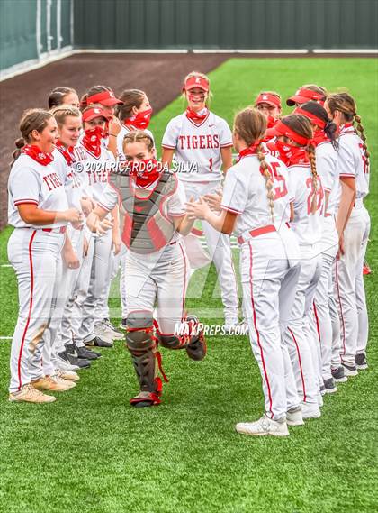 Thumbnail 1 in Katy vs Clear Springs (UIL 6A Regional Semifinal Playoff) photogallery.