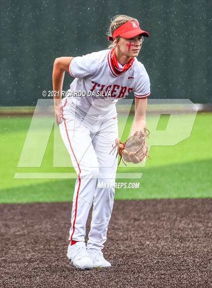 Thumbnail 2 in Katy vs Clear Springs (UIL 6A Regional Semifinal Playoff) photogallery.