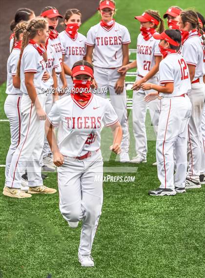 Thumbnail 1 in Katy vs Clear Springs (UIL 6A Regional Semifinal Playoff) photogallery.