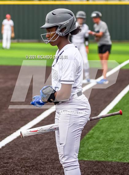 Thumbnail 1 in Katy vs Clear Springs (UIL 6A Regional Semifinal Playoff) photogallery.