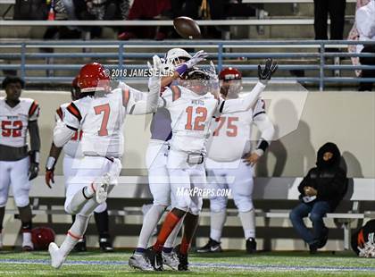 Thumbnail 3 in San Augustine vs. Mason (UIL 2A Semifinal) photogallery.