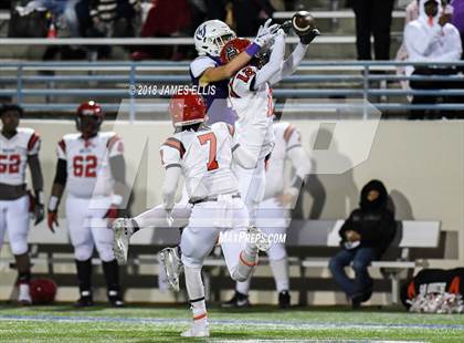 Thumbnail 3 in San Augustine vs. Mason (UIL 2A Semifinal) photogallery.
