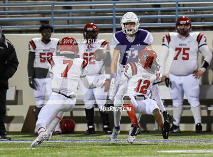 Thumbnail 3 in San Augustine vs. Mason (UIL 2A Semifinal) photogallery.