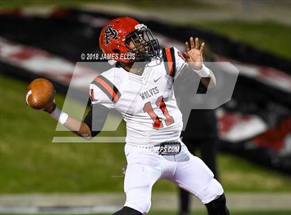 Thumbnail 1 in San Augustine vs. Mason (UIL 2A Semifinal) photogallery.
