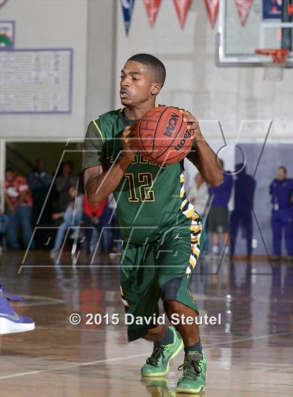 Thumbnail 3 in Eisenhower vs. Sacramento (St. Hope Elite Classic) photogallery.