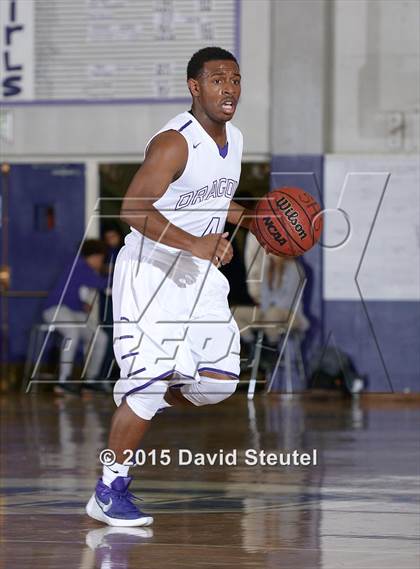 Thumbnail 2 in Eisenhower vs. Sacramento (St. Hope Elite Classic) photogallery.