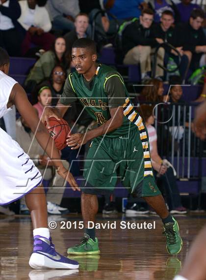 Thumbnail 3 in Eisenhower vs. Sacramento (St. Hope Elite Classic) photogallery.