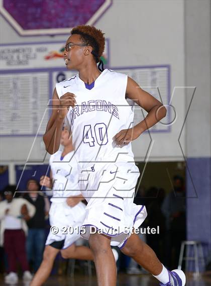 Thumbnail 2 in Eisenhower vs. Sacramento (St. Hope Elite Classic) photogallery.