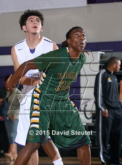 Thumbnail 2 in Eisenhower vs. Sacramento (St. Hope Elite Classic) photogallery.