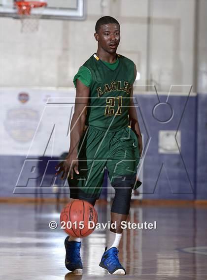 Thumbnail 3 in Eisenhower vs. Sacramento (St. Hope Elite Classic) photogallery.