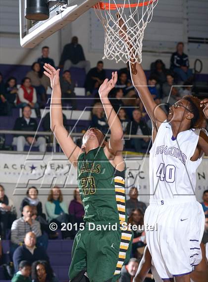 Thumbnail 3 in Eisenhower vs. Sacramento (St. Hope Elite Classic) photogallery.