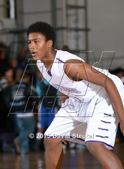 Thumbnail 3 in Eisenhower vs. Sacramento (St. Hope Elite Classic) photogallery.