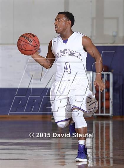 Thumbnail 3 in Eisenhower vs. Sacramento (St. Hope Elite Classic) photogallery.