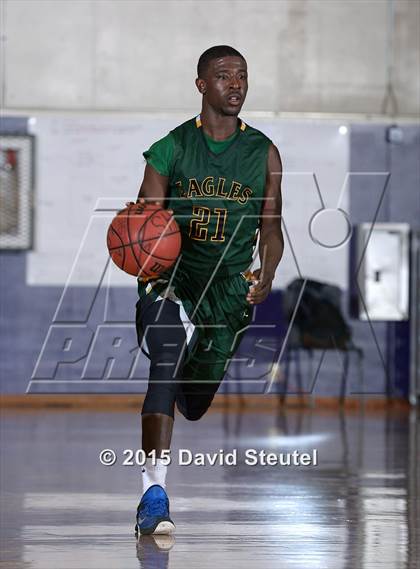 Thumbnail 2 in Eisenhower vs. Sacramento (St. Hope Elite Classic) photogallery.