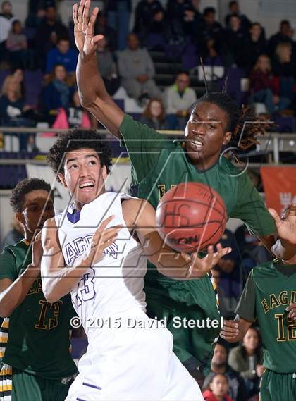Thumbnail 2 in Eisenhower vs. Sacramento (St. Hope Elite Classic) photogallery.