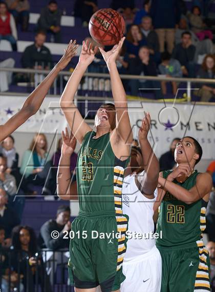 Thumbnail 3 in Eisenhower vs. Sacramento (St. Hope Elite Classic) photogallery.