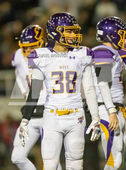 Thumbnail 1 in Bellevue West vs. Millard West (NSAA Class 1 Semifinal) photogallery.
