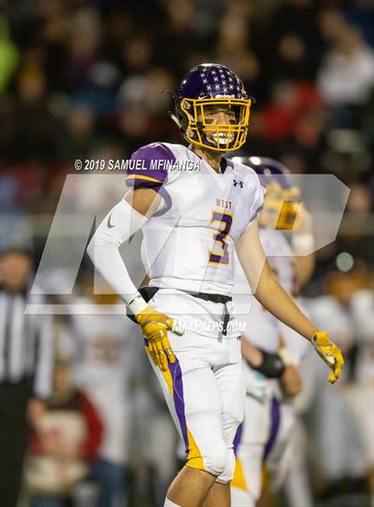 Thumbnail 2 in Bellevue West vs. Millard West (NSAA Class 1 Semifinal) photogallery.