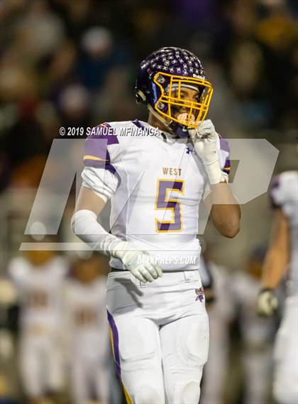 Thumbnail 3 in Bellevue West vs. Millard West (NSAA Class 1 Semifinal) photogallery.