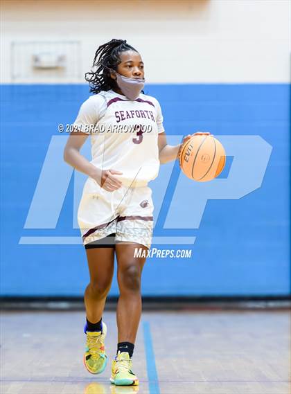 Thumbnail 3 in Seaforth vs South Iredell (North Iredell Holiday Classic) photogallery.