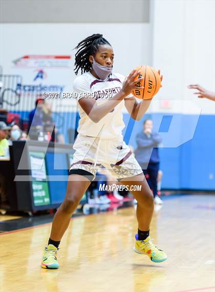Thumbnail 3 in Seaforth vs South Iredell (North Iredell Holiday Classic) photogallery.