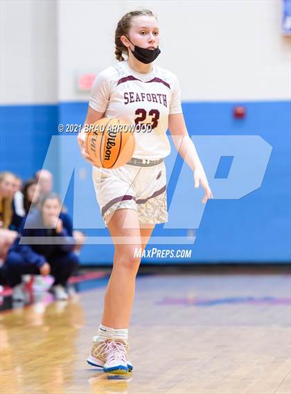 Thumbnail 2 in Seaforth vs South Iredell (North Iredell Holiday Classic) photogallery.