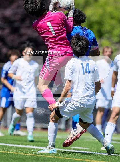 Thumbnail 3 in Ingraham @ Shorewood (WIAA 3A Semi Final) photogallery.