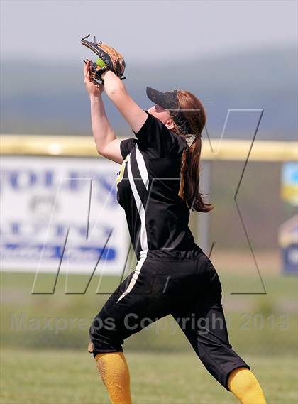 Thumbnail 1 in Keystone vs Clarion Area (PIAA District IX A Semifinal) photogallery.