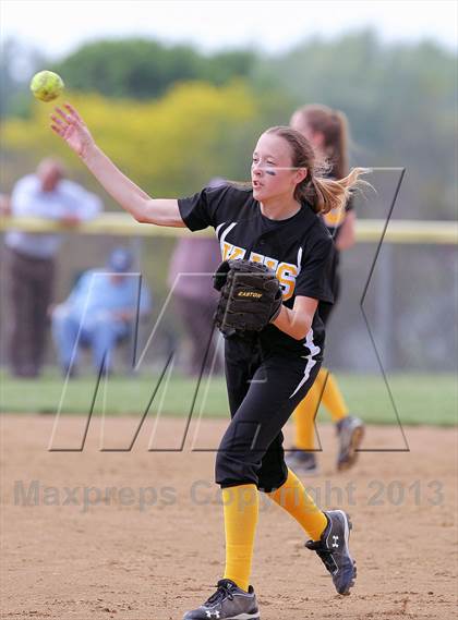 Thumbnail 2 in Keystone vs Clarion Area (PIAA District IX A Semifinal) photogallery.