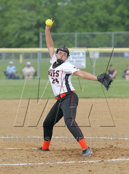 Thumbnail 2 in Keystone vs Clarion Area (PIAA District IX A Semifinal) photogallery.