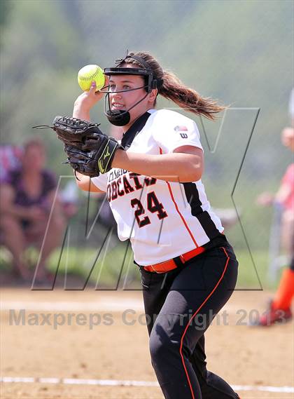 Thumbnail 1 in Keystone vs Clarion Area (PIAA District IX A Semifinal) photogallery.