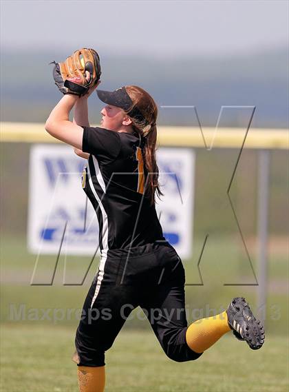 Thumbnail 2 in Keystone vs Clarion Area (PIAA District IX A Semifinal) photogallery.