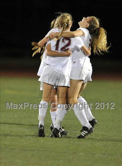 Thumbnail 3 in Marymount vs. Oaks Christian (CIF SoCal Regional D3 Final) photogallery.